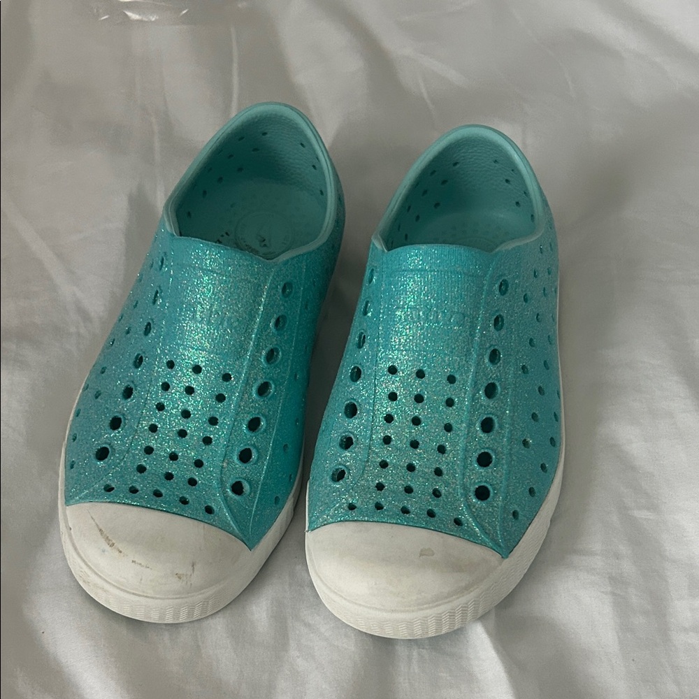 Native Shoes Kids Water Shoes in Teal and White